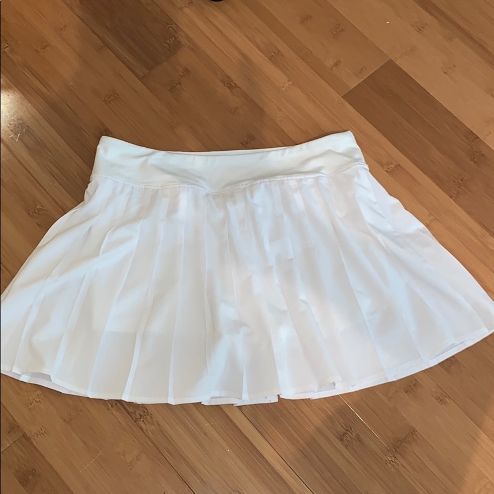 🍀White Forever 21 skort